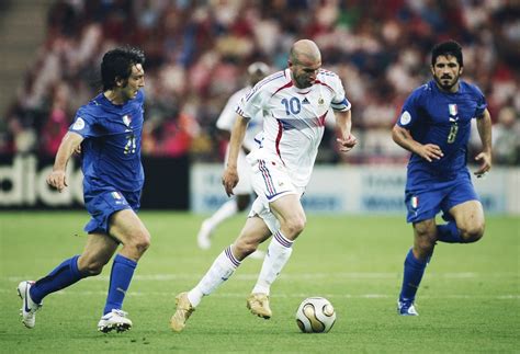 La Copa del Mundo de 2006: Un Triunfo Agridulce para Italia y la Controversia alrededor de Zinedine Zidane