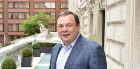 El Desafío de la Innovación: Cuando Mikhail Fridman Transformó Alfa-Group en una Máquina Global